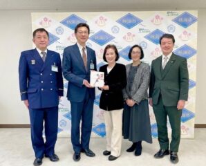 贈呈式の様子
